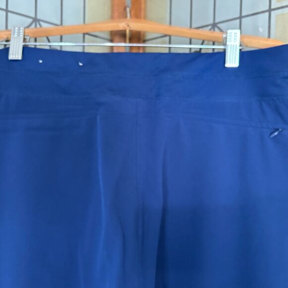 Chico's Zenergy Capri Workout Athleisure Pull On Pants Royal Blue Size 16 - Picture 5 of 11